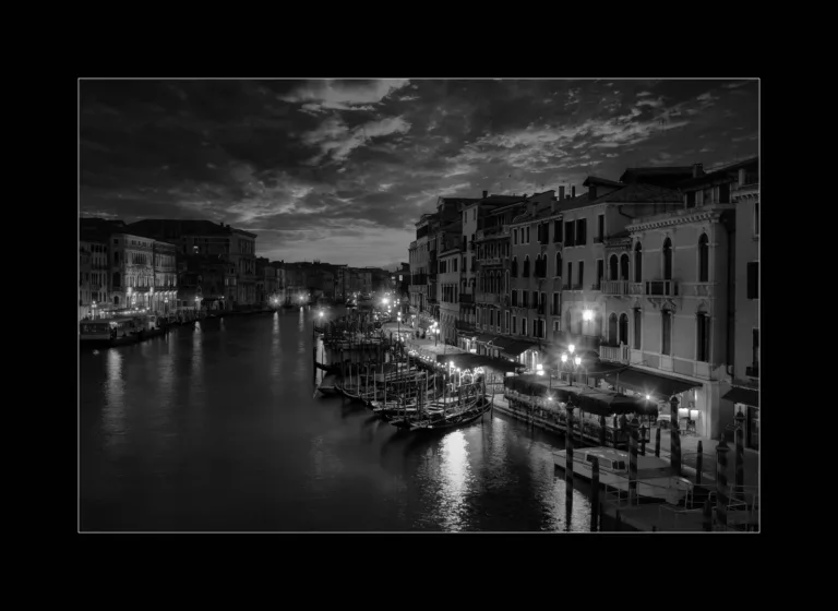 Venedig in Schwarzweiß mit Rahmen